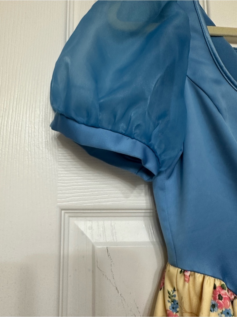 Her Universe Disney Snow White Royal Dress Costume Women’s Size S - Picture 4 of 13